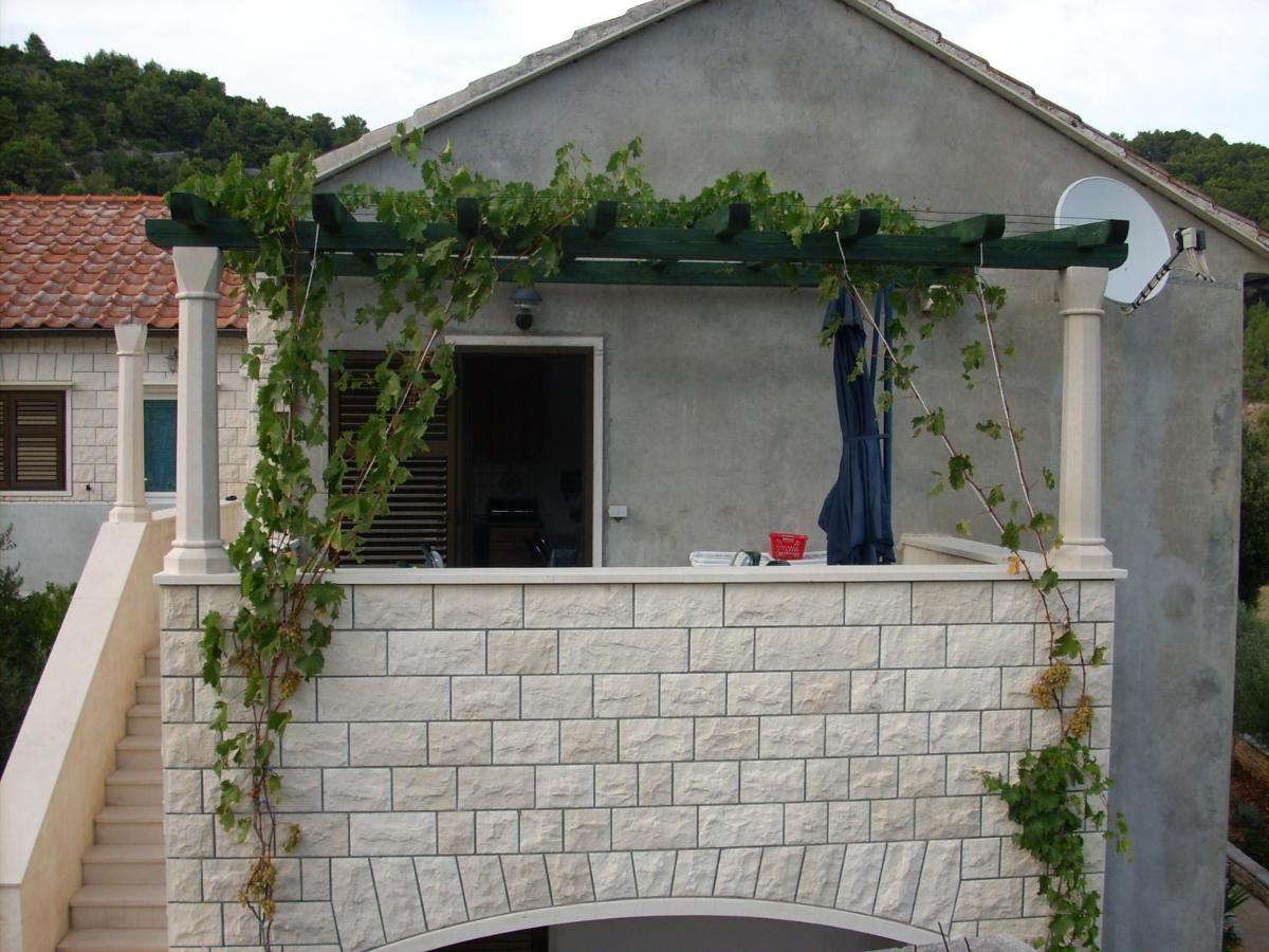 Apartments Darija & Pero Pucisca Zewnętrze zdjęcie