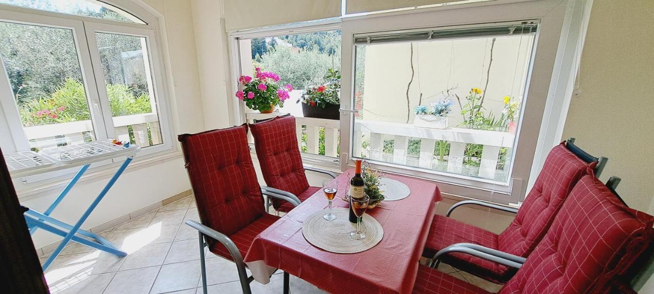 Apartments Darija & Pero Pucisca Zewnętrze zdjęcie