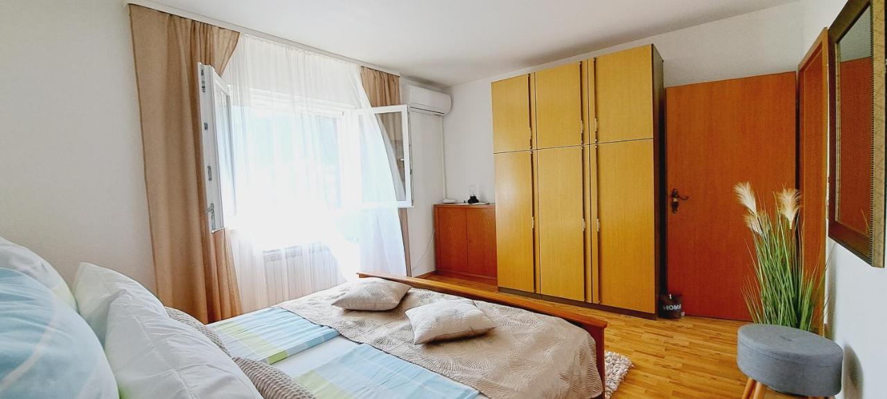 Apartments Darija & Pero Pucisca Zewnętrze zdjęcie