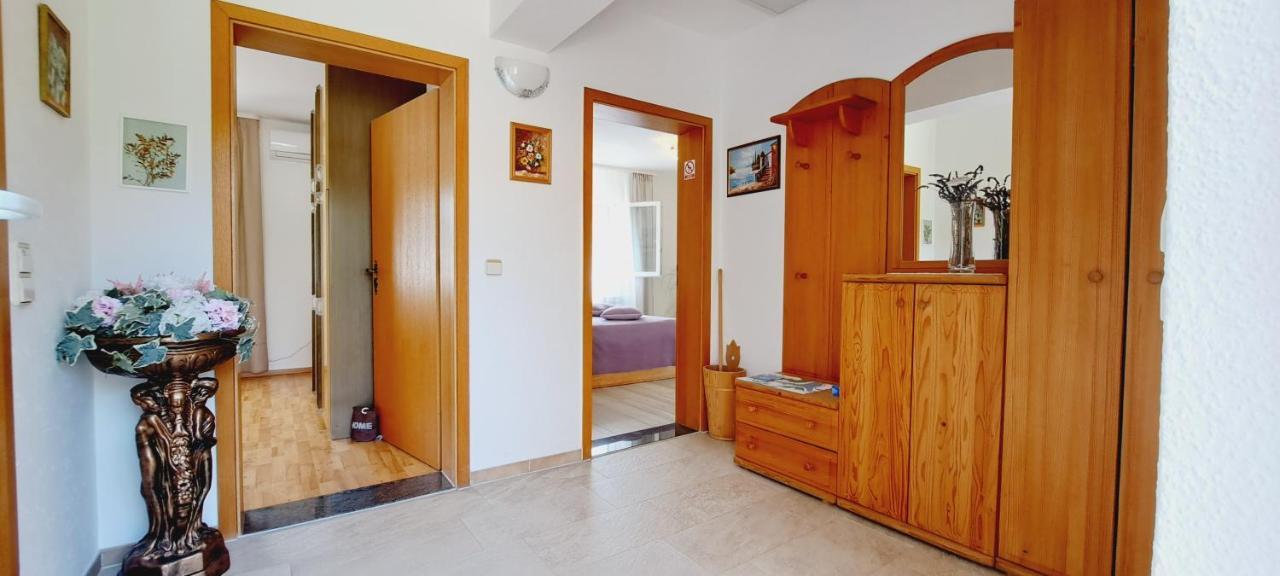 Apartments Darija & Pero Pucisca Zewnętrze zdjęcie