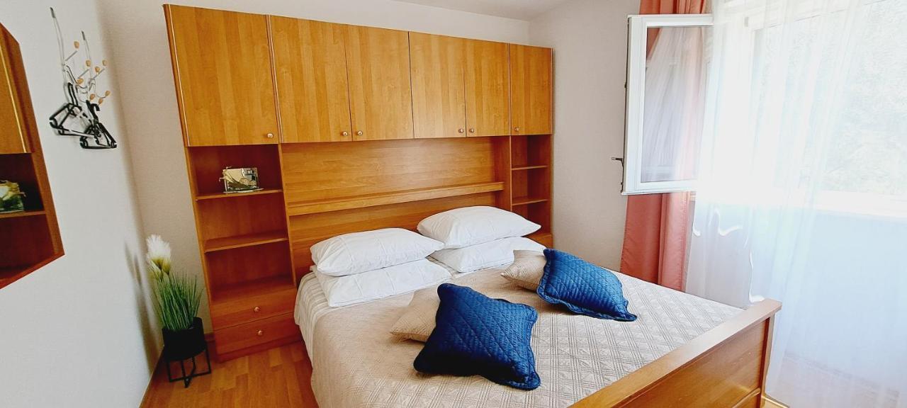 Apartments Darija & Pero Pucisca Zewnętrze zdjęcie
